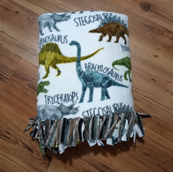 Dinosaurs No Sew Fleece Blanket Handmade Dinosaur Blanket - Picture 8 of 8